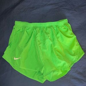 Nike shorts green size M